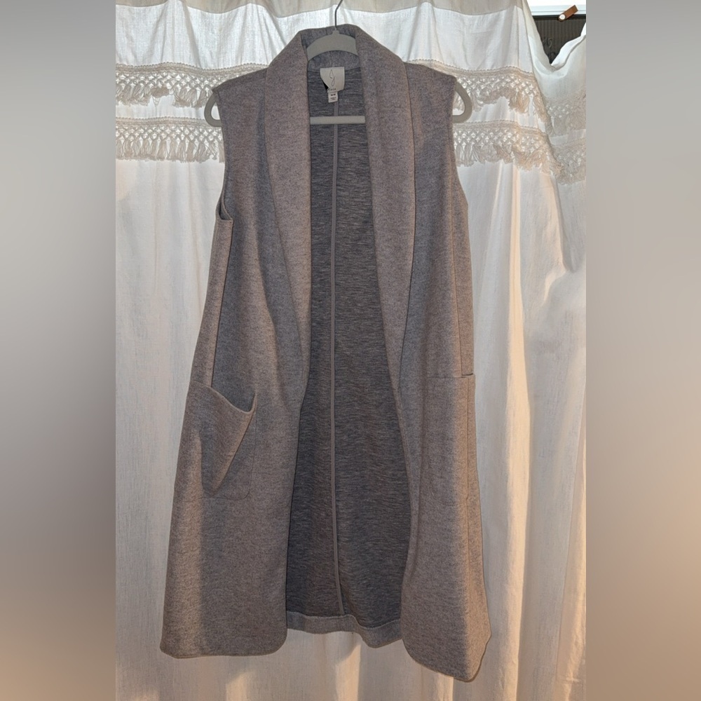 Gray Sleeveless Open Front Cardigan